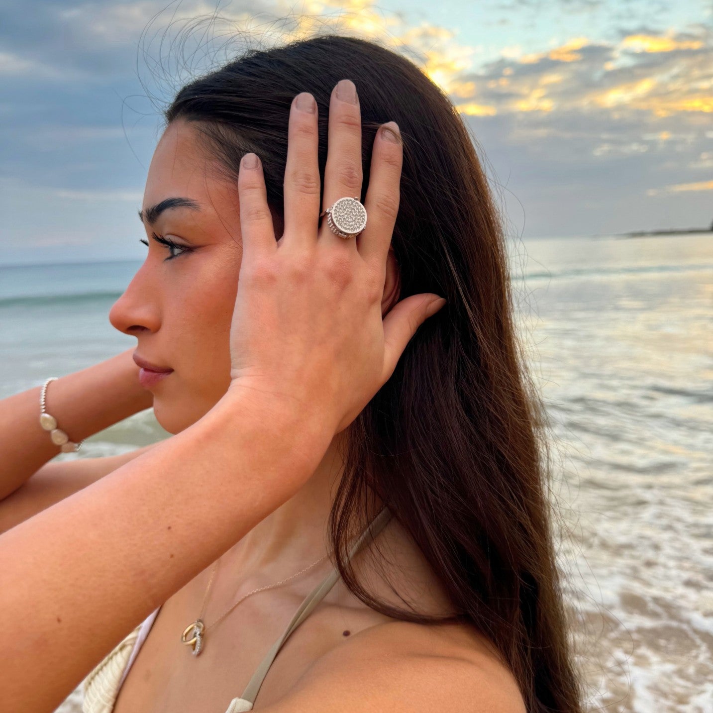 Pure Glow Lip Balm Ring in White Gold