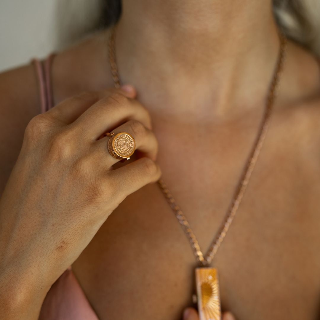 Solara Lip Balm Ring in Gold