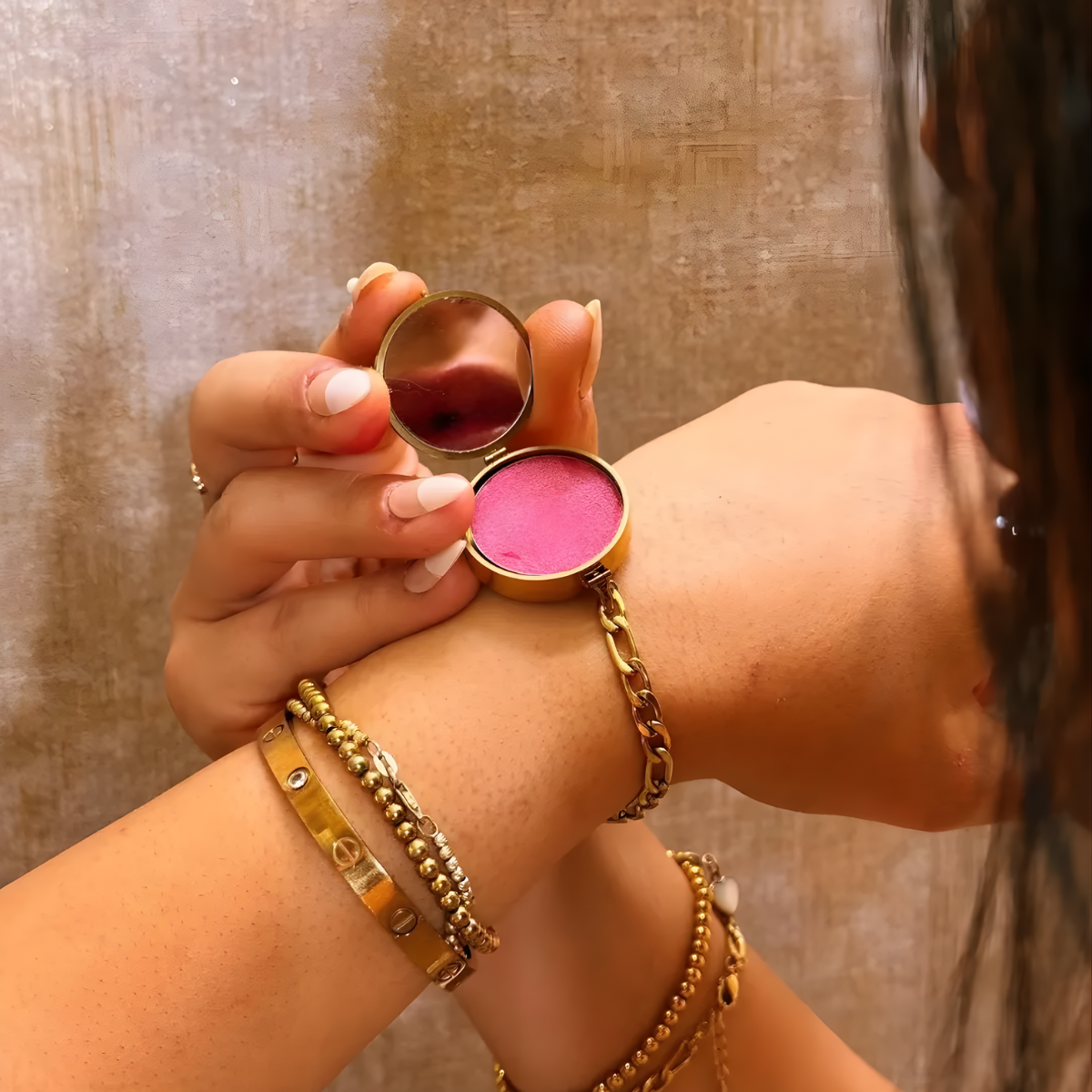 Pure Glow Lip Balm Bracelet in Gold